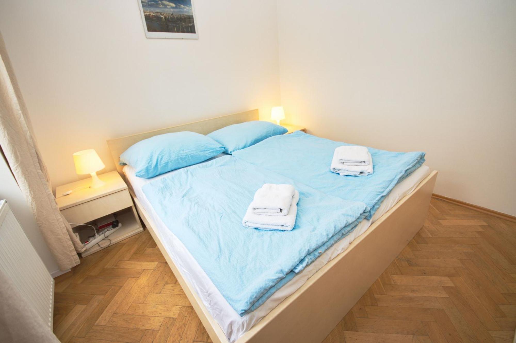 Residence Kostnicke Square Прага Экстерьер фото