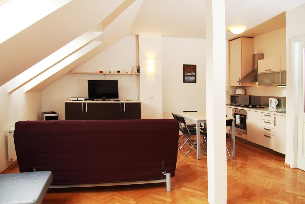 Residence Kostnicke Square Прага Экстерьер фото