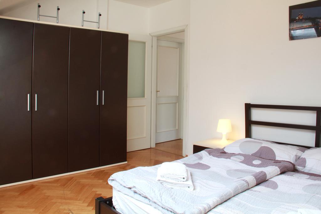 Residence Kostnicke Square Прага Экстерьер фото