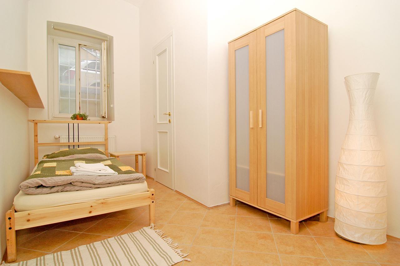 Residence Kostnicke Square Прага Экстерьер фото