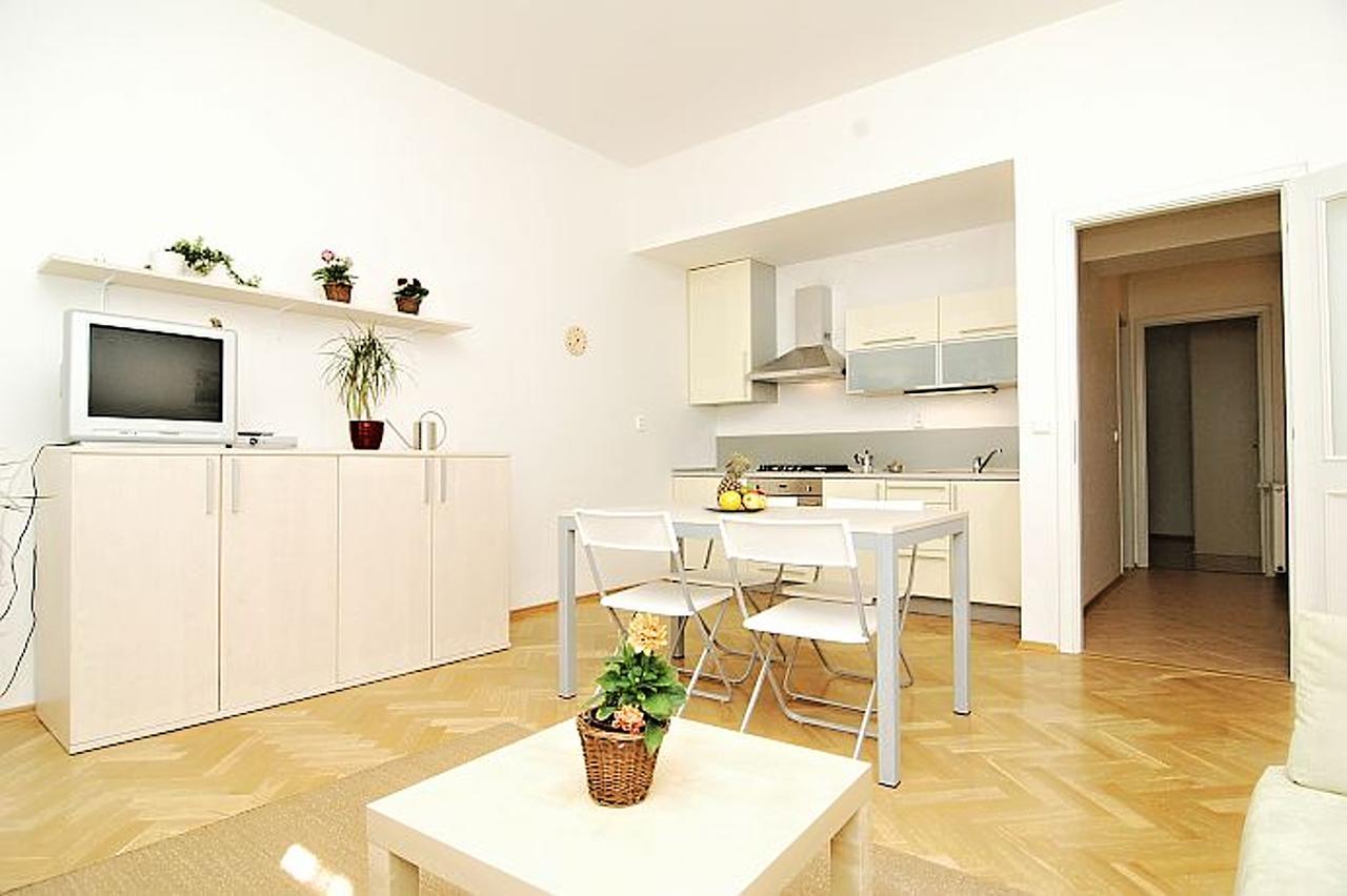 Residence Kostnicke Square Прага Экстерьер фото