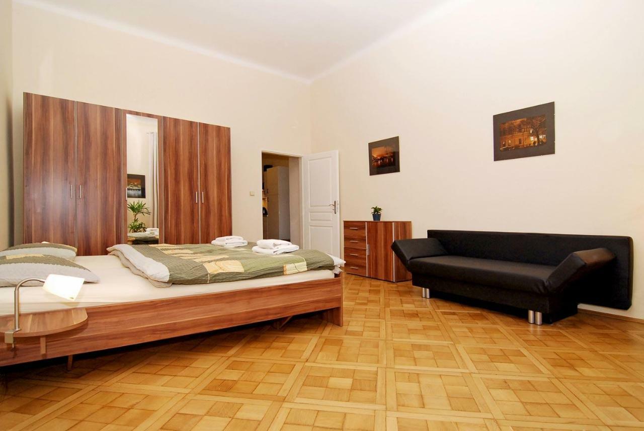 Residence Kostnicke Square Прага Экстерьер фото
